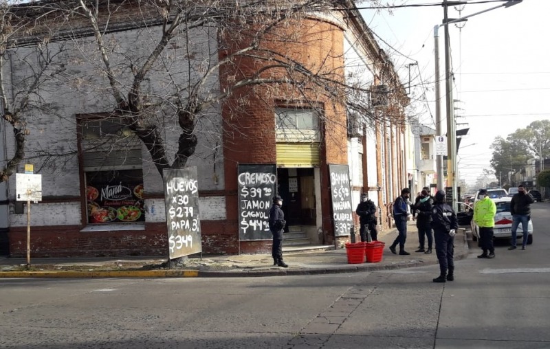 Empleado de una verdulera deba estar aislado y fue a trabajar